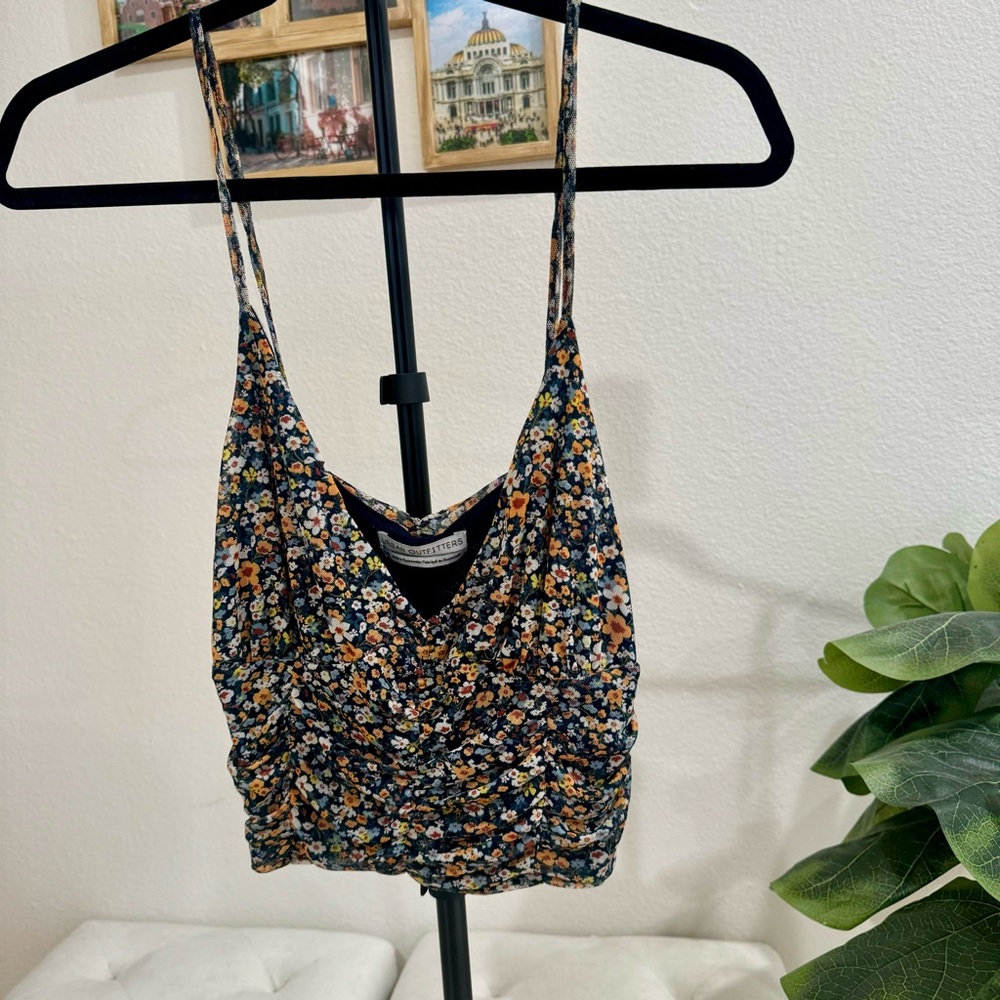 URBAN OUTFITTERS | Floral Top